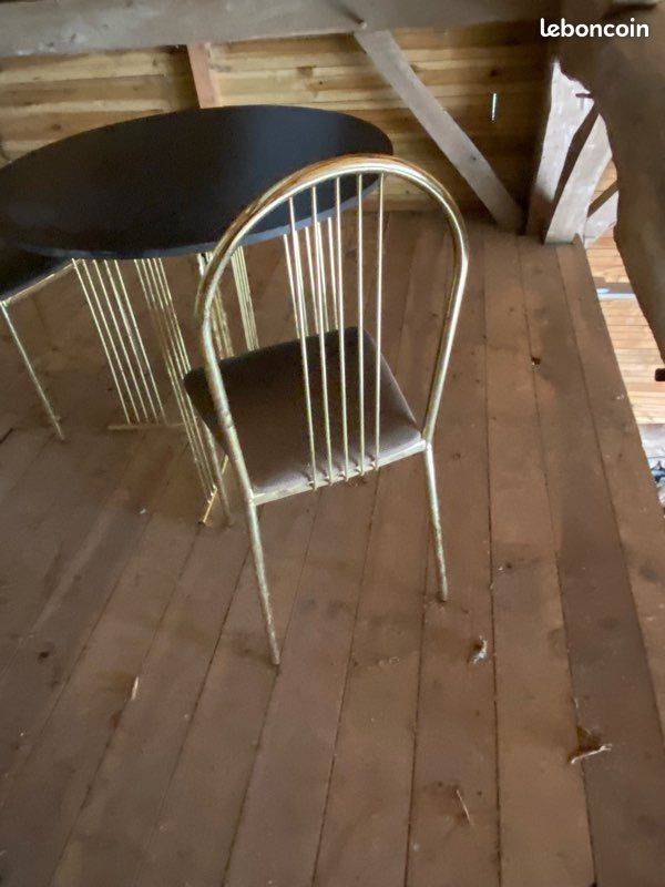 Table avec 2 chaises (image 4)