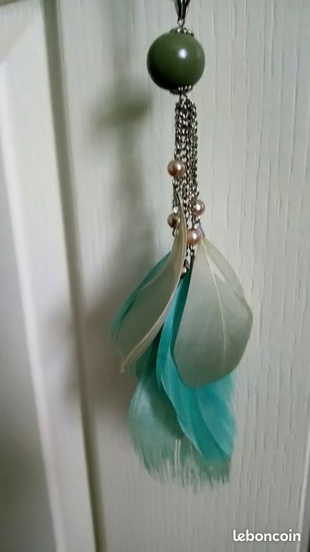 Collier long plumes vertes Camaïeu (image 1)