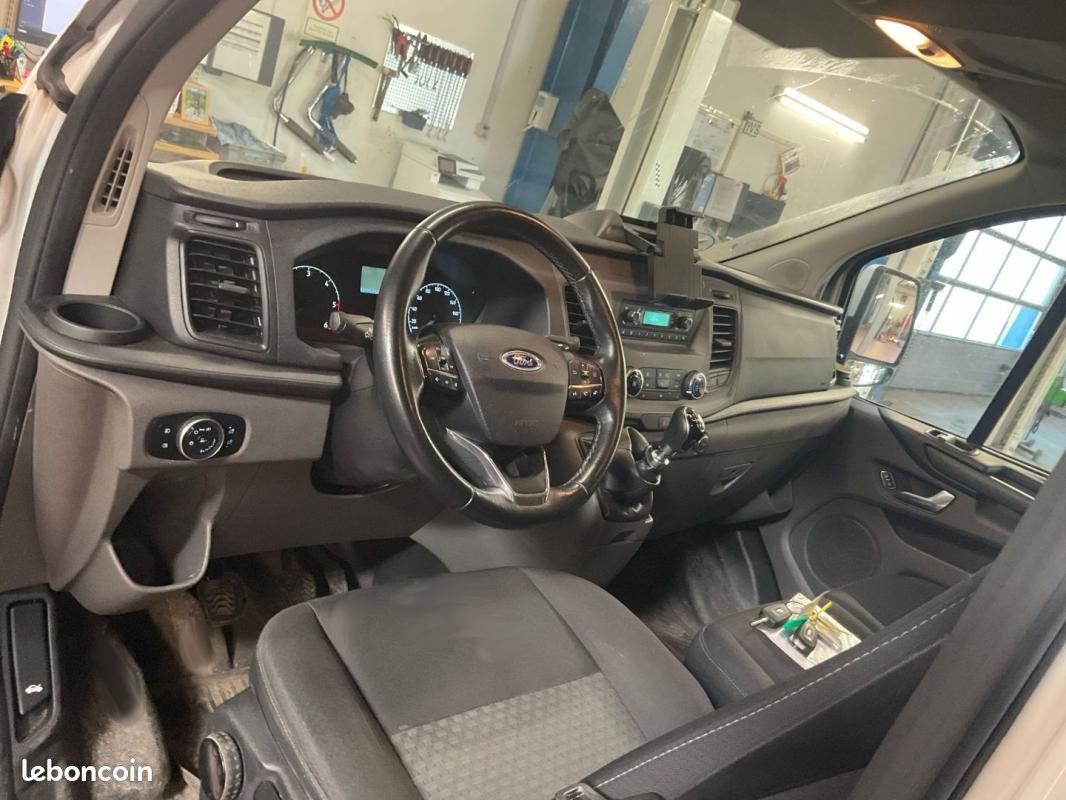 Ford Transit Custom FOURGON 320 L1H1 2.0 TDCi 130 Trend (image 3)