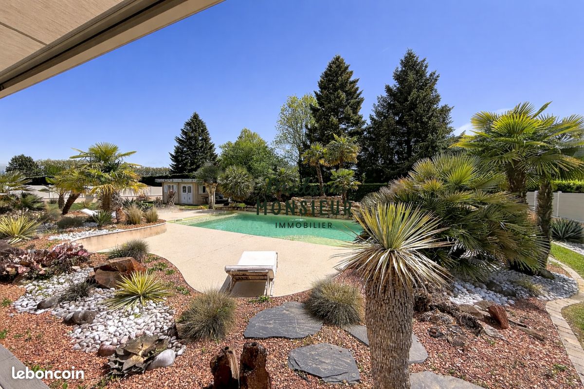 Maison 5 pièces 165 m² · à La Chapelle-de-la-Tour · 165 m² · 645 000 €