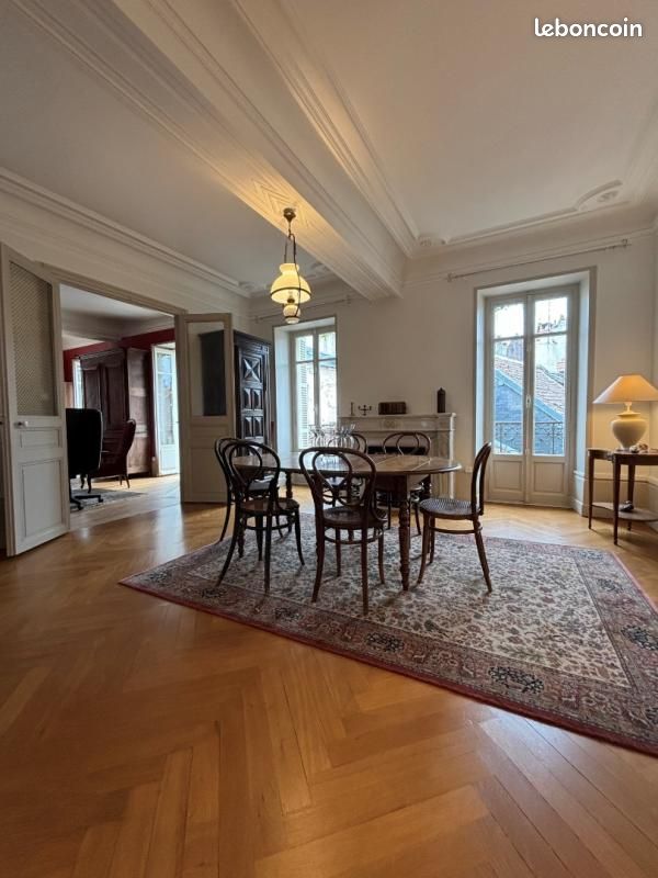 Appartement 5 pièces 152 m² · à Dijon · 152 m² · 2 210 €