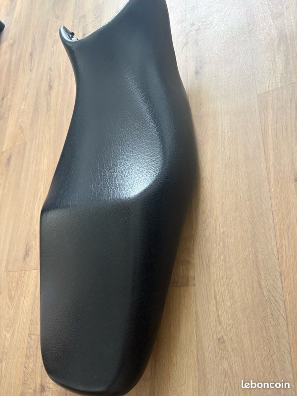 Selle d’origine Kawasaki ZR-7 / ZR7 750 – 1999 à 2004 (image 2)