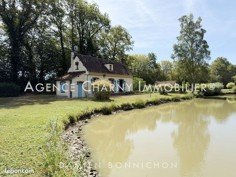 Maison 5 pièces 95 m² · à Saint-Fargeau · 95 m² · 325 000 €