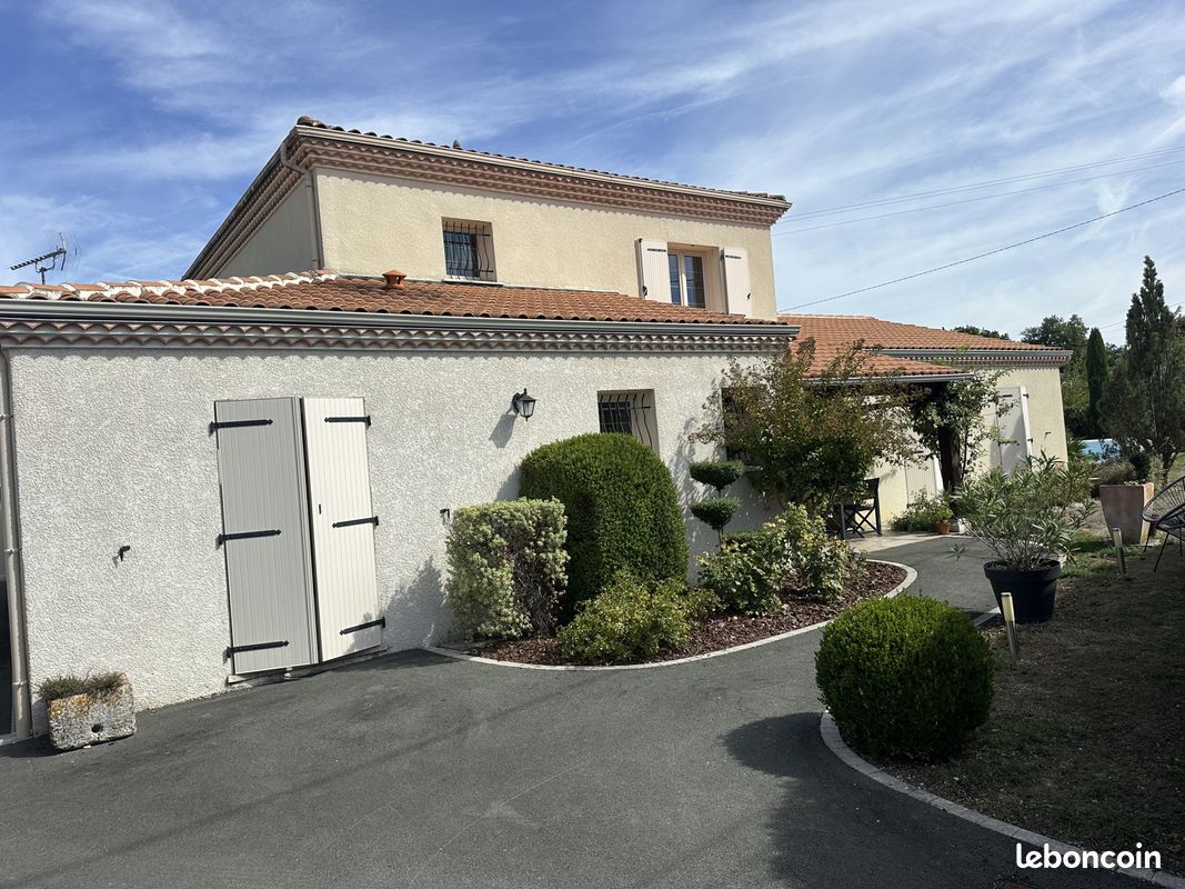 Maison 7 pièces 177 m² · à Ars · 177 m² · 325 000 €