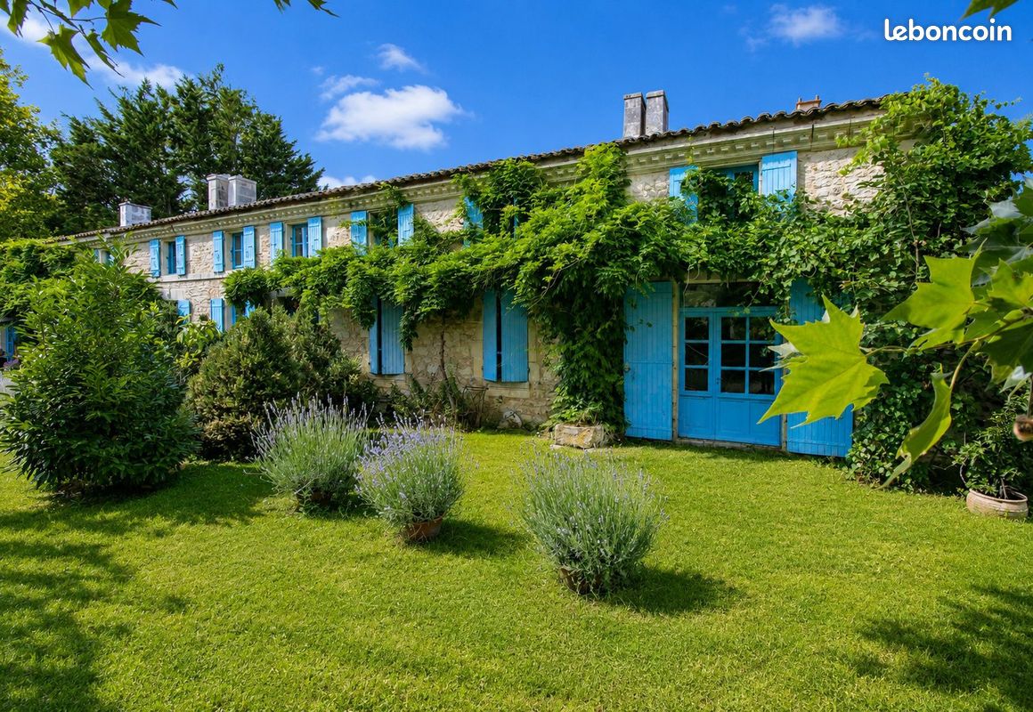 Maison 7 pièces 350 m² · à Nancras · 350 m² · 644 800 €