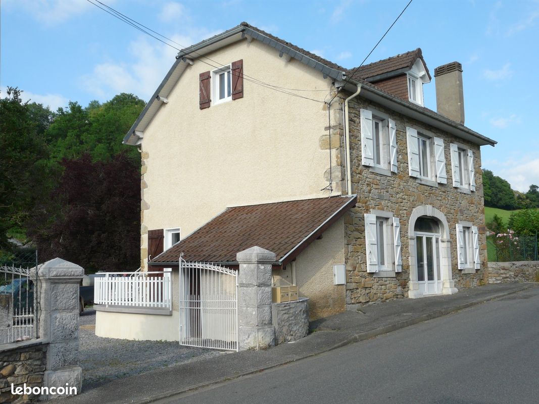 Appartement 5 pièces 106 m² · à Rébénacq · 106 m² · 680 €
