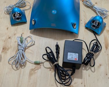 Caisson de basses JBL sous siège BASSPRO NANO 200W pas cher