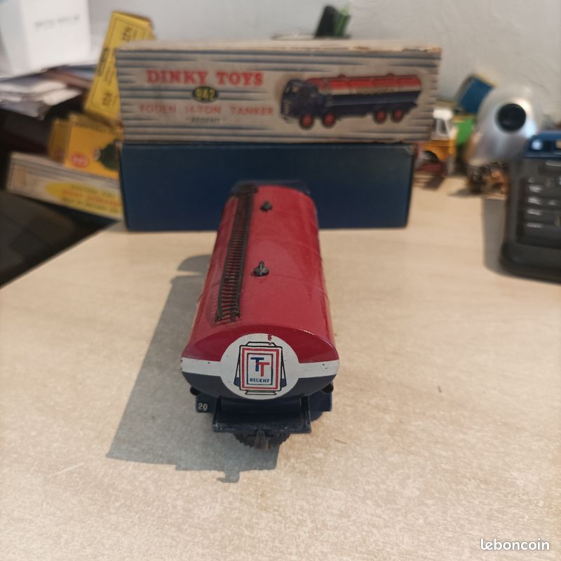 Dinky Toys 942 camion citerne Foden 14 Tonnes Regent 1:43