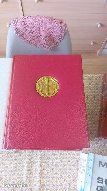 De Gaulle Oeuvre complete numérotée 15 volumes : Mémoires de guerre, Discorde chez l'ennemi, Le fil de l'épée, Vers l'armée de métier, La France et son armée, Mémoires d'espoir, Discours et messages (image 6)