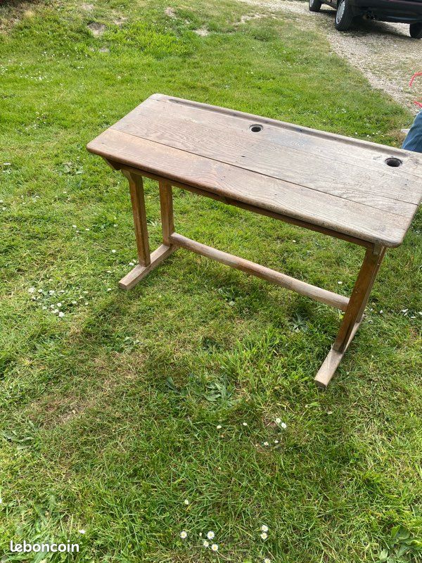Ancienne table d’écolier en bois – charme vintage (image 1)