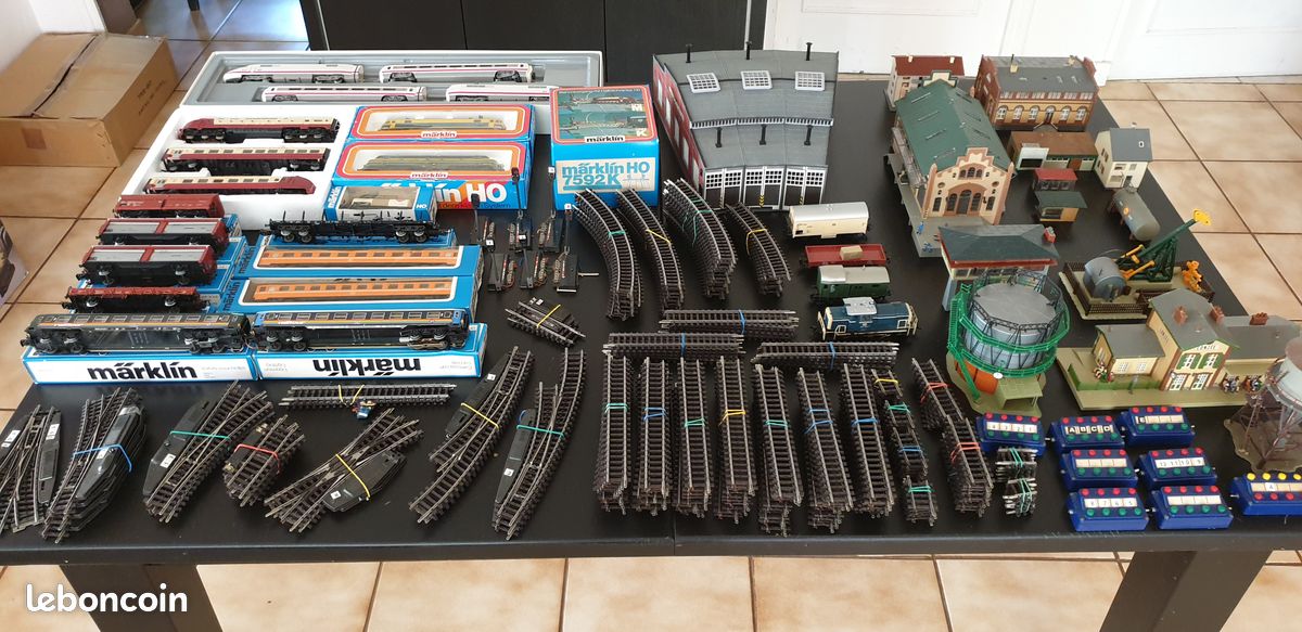 Train electrique HO marklin (réseau complet) (image 1)