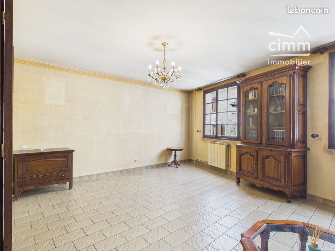 Maison 4 pièces 100 m² · à Tullins · 100 m² · 149 000 €