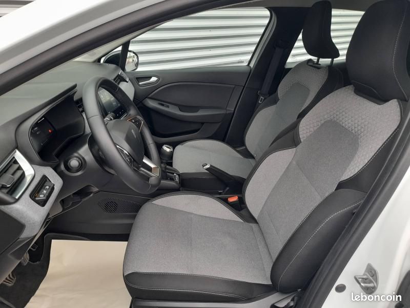 Renault Clio 1.5 dCi 100ch Evolution - 25 (image 7)