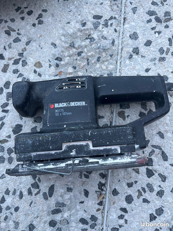 Avis sur la ponceuse Black et Decker KA161BC-QS