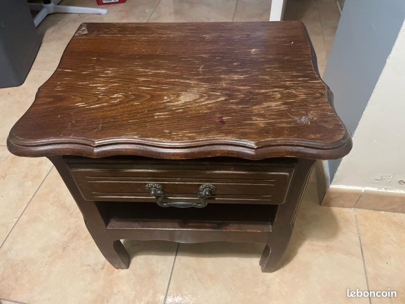 Table de chevet / petit meuble d’appoint en Table de chevet / petit meuble d’appoint en bois (image 2)