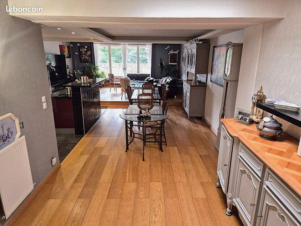 Appartement 5 pièces 145 m² · à Saint-Étienne-du-Rouvray · 145 m² · 179 800 €