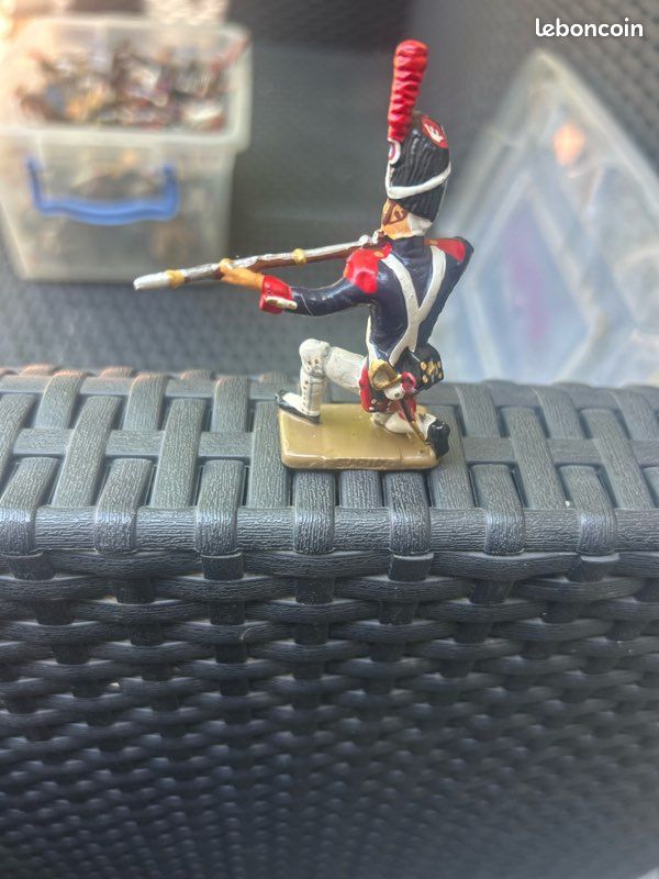 Lot de 67 figurines Starlux (image 2)