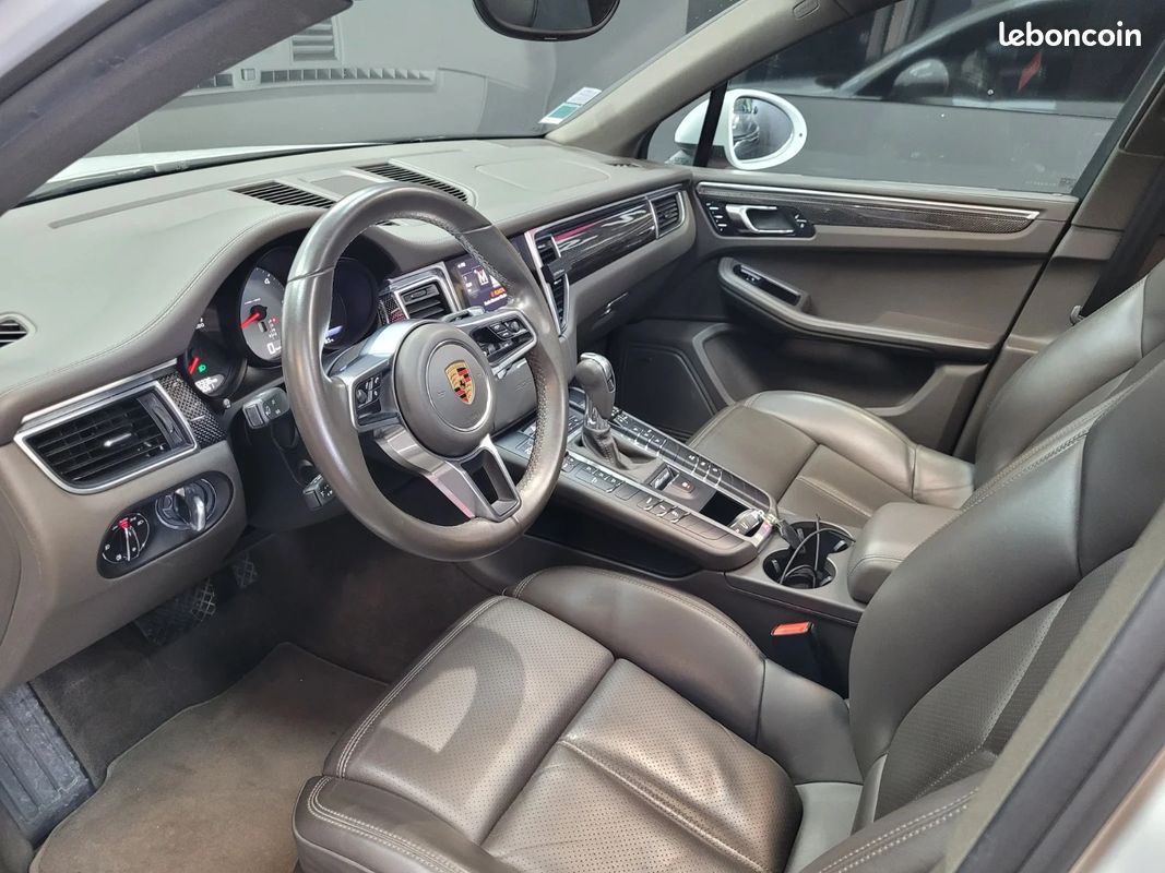 PORSCHE MACAN Diesel 3.0 V6 258 ch S PDK / SUPERBE ETAT - 2EME MAIN - ENTRETIEN PORSCHE - TOIT OUVRANT - BOSE (image 17)