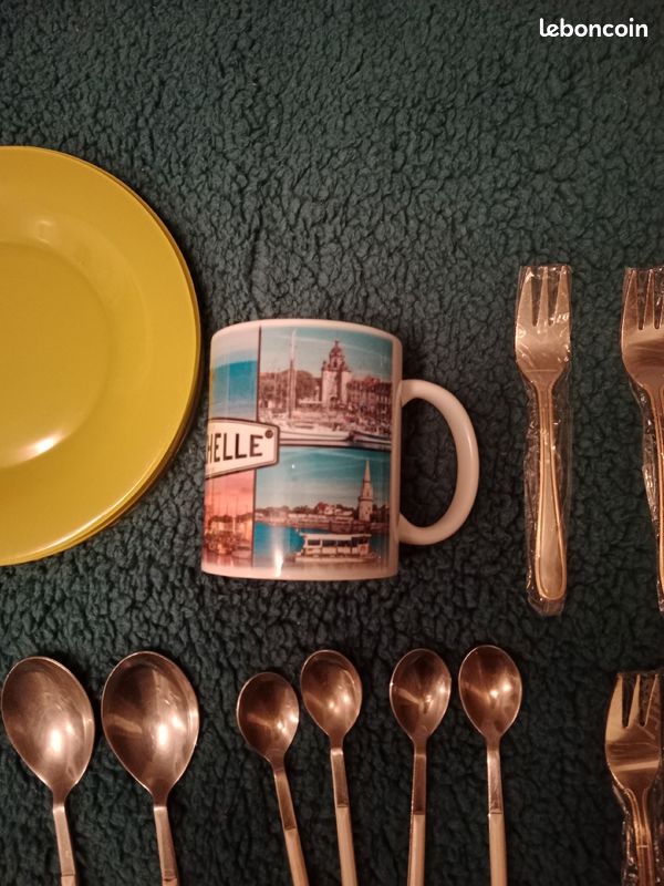 Ensemble couverts assiettes (image 1)