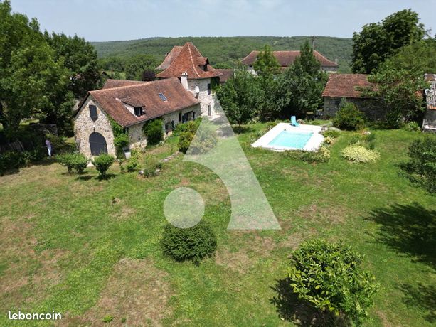 Maison 8 pièces 306 m²