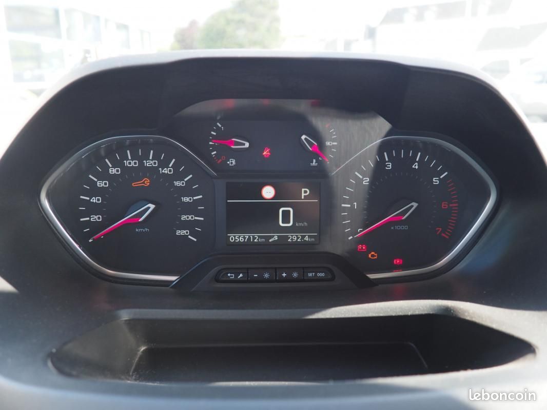 Peugeot Rifter BlueHDi 130 S&S Active (image 14)