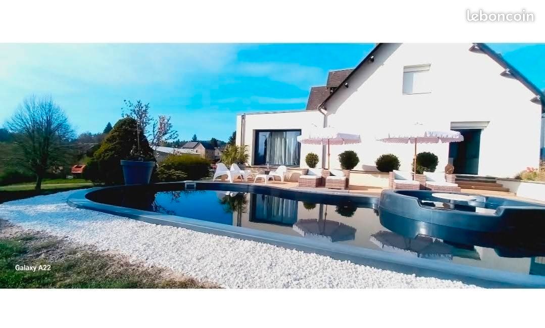 Maison 6 pièces 238 m² · à Neuvic · 238 m² · 315 000 €