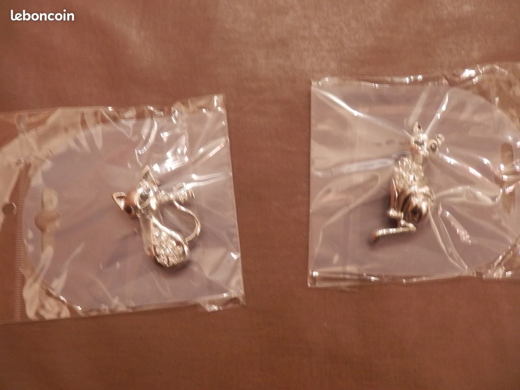 Broches Chat NEUVES (image 1)