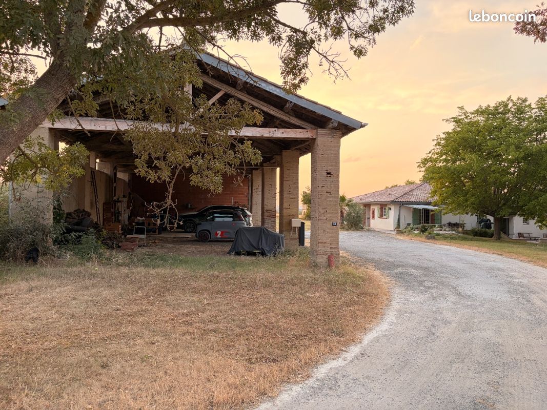Maison 5 pièces 220 m² · à L'Isle-Jourdain · 220 m² · 1 990 €