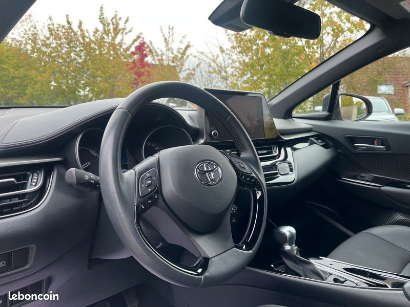 Toyota C-HR 1.8 HYBRIDE 122 DESIGN ULTIMATE MY23 (image 10)