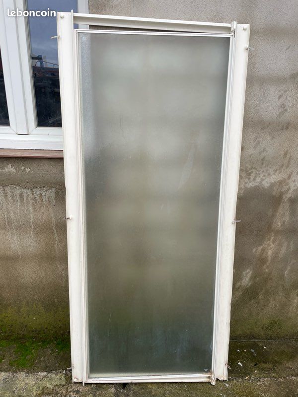 Fenêtre coulissante PVC blanc – Double vitrage dépoli – Bon état (image 2)