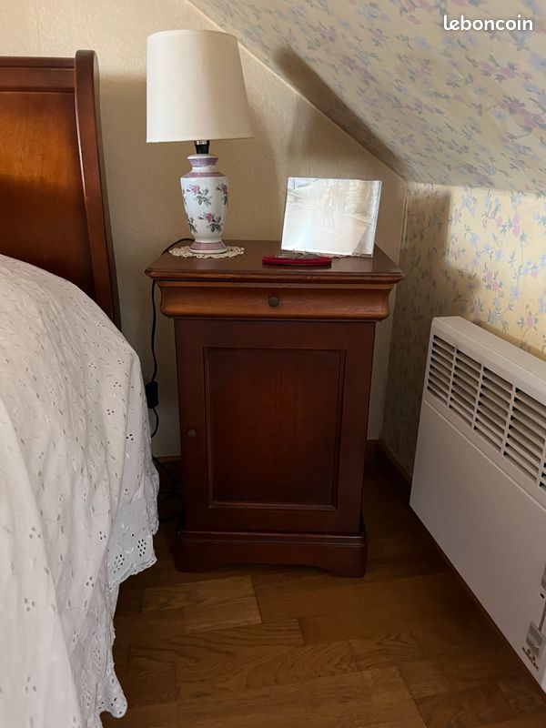 Chambre (armoire, lit 1 place, table de chevet) très bon état (image 1)