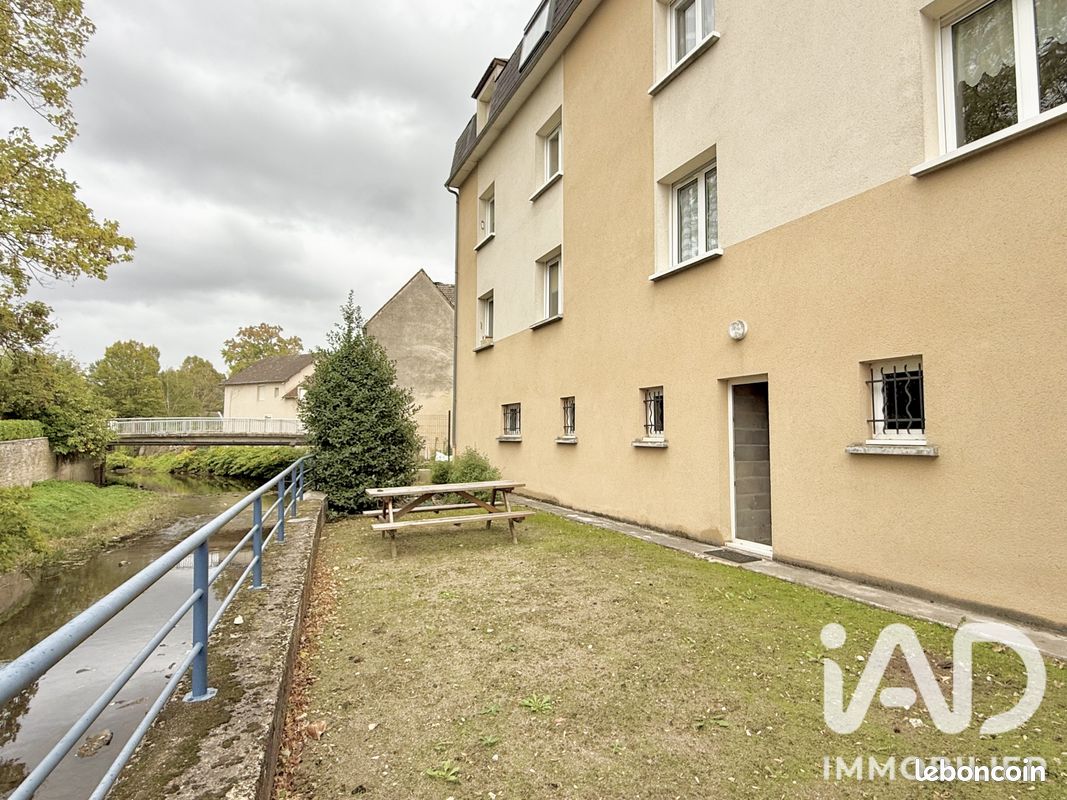 Appartement 2 pièces 75 m² · à Saint-Amand-Montrond · 75 m² · 69 000 €