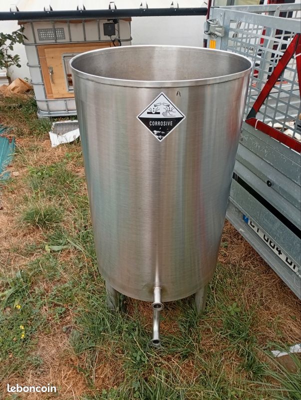 Cuve inox sur pieds 240L (image 1)