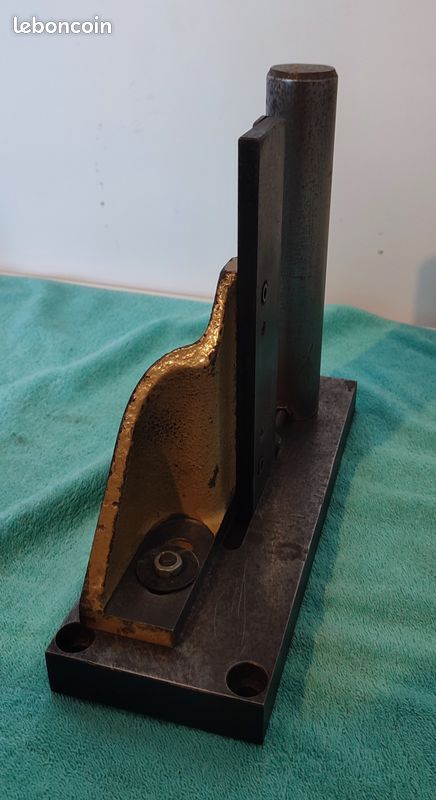 Outil de réglage de charnière de porte simplifié pour portes de salle Outil de réglage de charnière de porte simplifié pour portes de salle