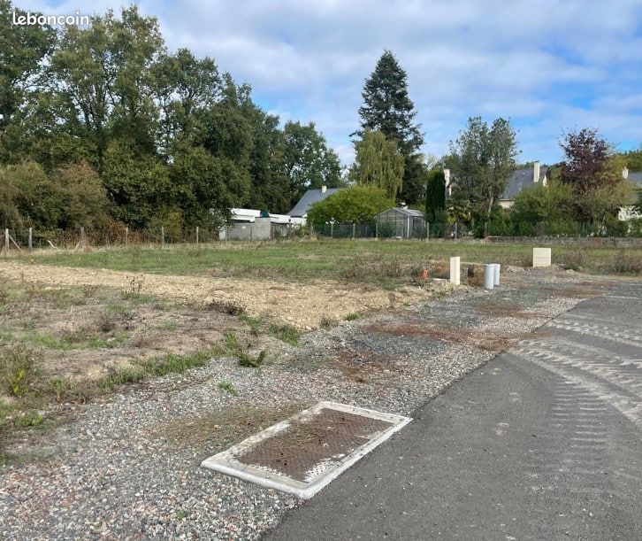 Terrain 582 m² · à Descartes · 13 968 €