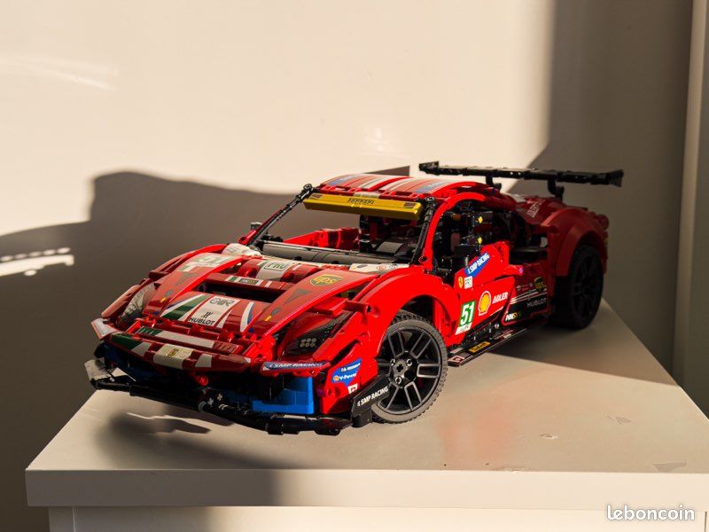 LEGO Technic 42125 - Ferrari 488 GTE AF CORSE (image 2)