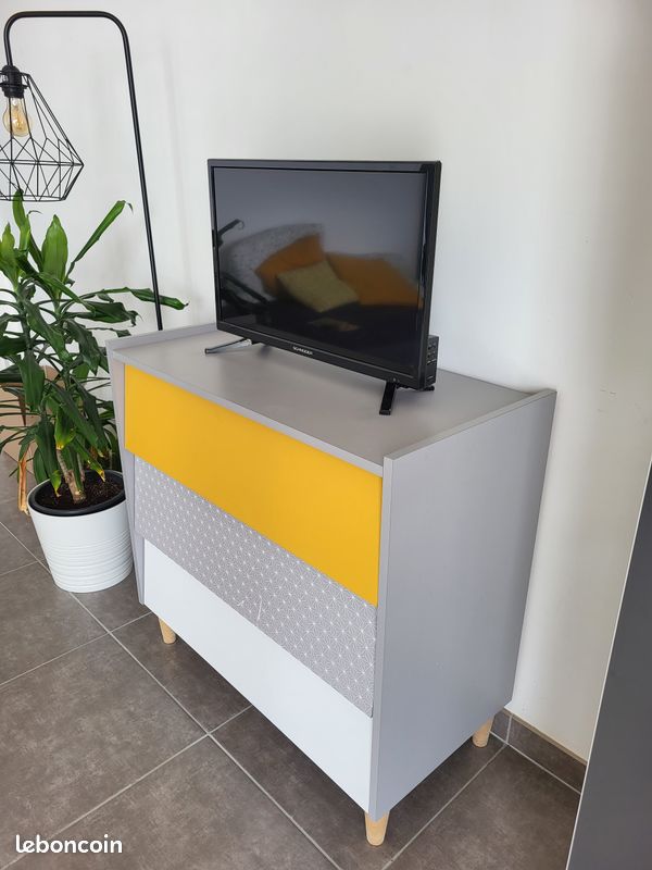 Commode (image 2)