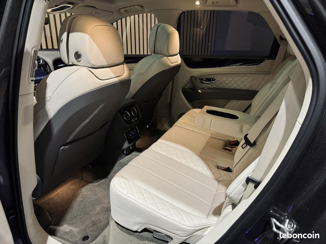 Bentley bentayga 6.0 w12 608 ligne akrapovic etat neuf suivi complet bentley immat france (image 6)