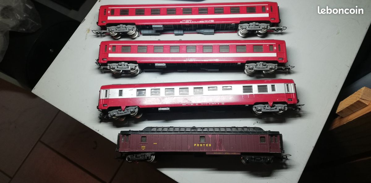 JOUEF VOITURES voyageurs et wagons Railway Carriages green second class