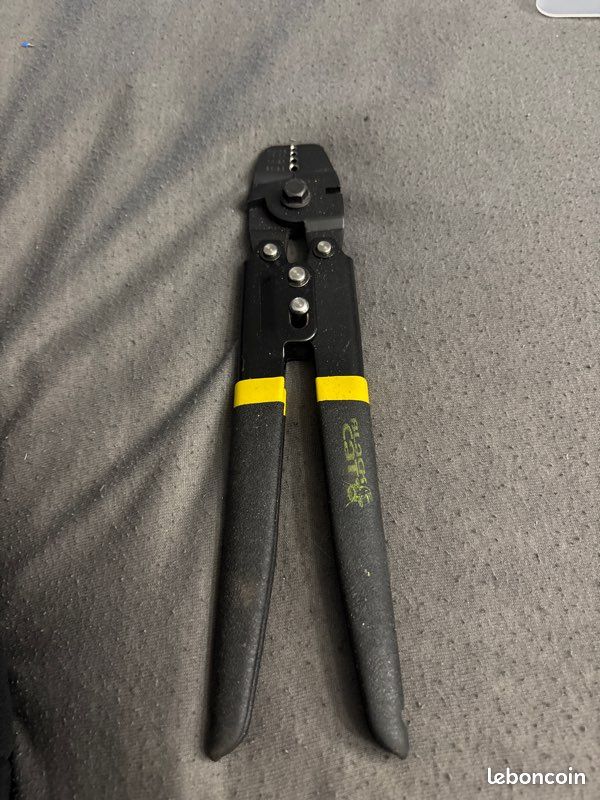 Pince à Sertir Black Cat Mega Crimping 26cm