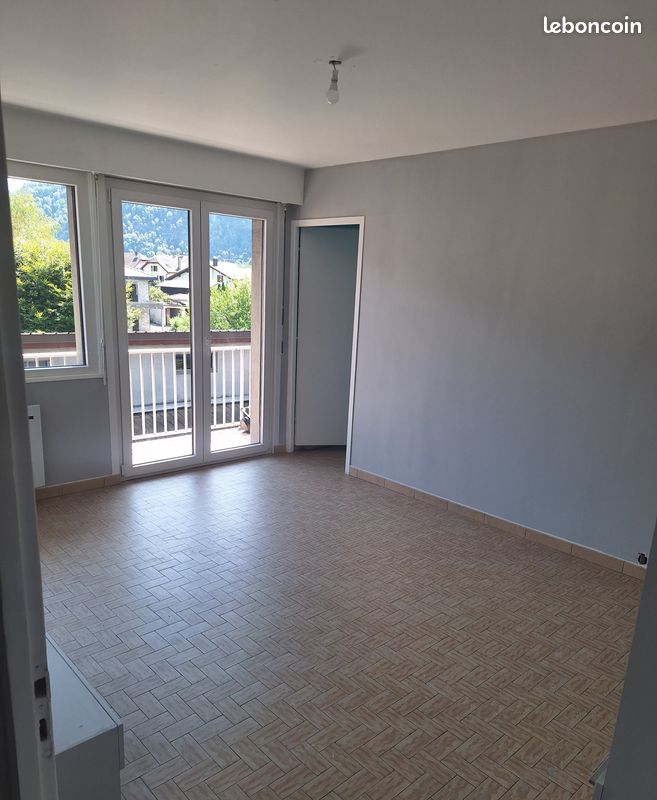 Appartement 3 pièces 83 m² · à Cluses · 83 m² · 620 €
