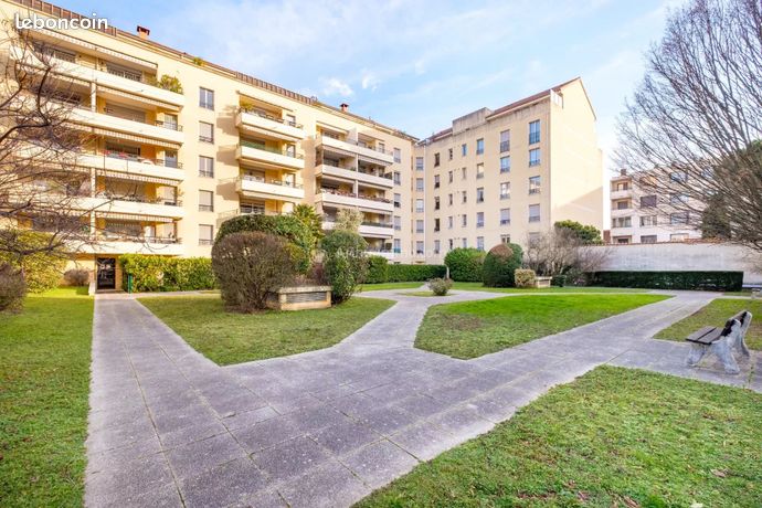Appartement 6 pièces 135 m² — 14