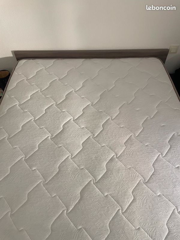 Matelas 140 x 190cm parfait état (image 5)