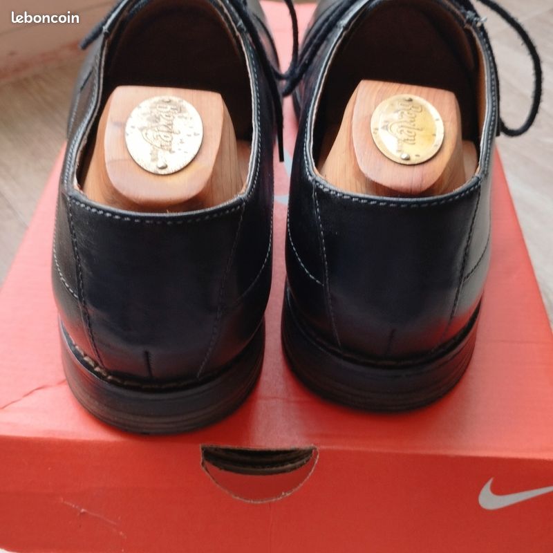 Paire de souliers Clarks T 43 (image 4)