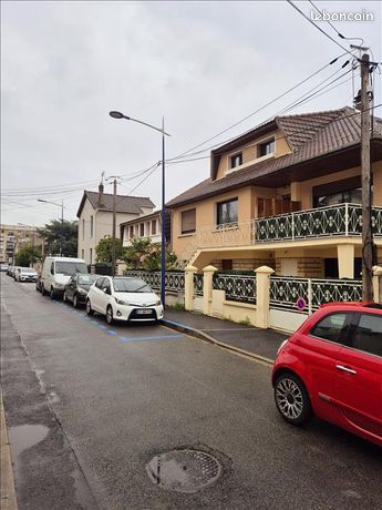 https://img.leboncoin.fr/api/v1/lbcpb1/images/d5/48/95/d54895130911fe2c83e21bebe3bd8d106c33a1d7.jpg?rule=ad-image