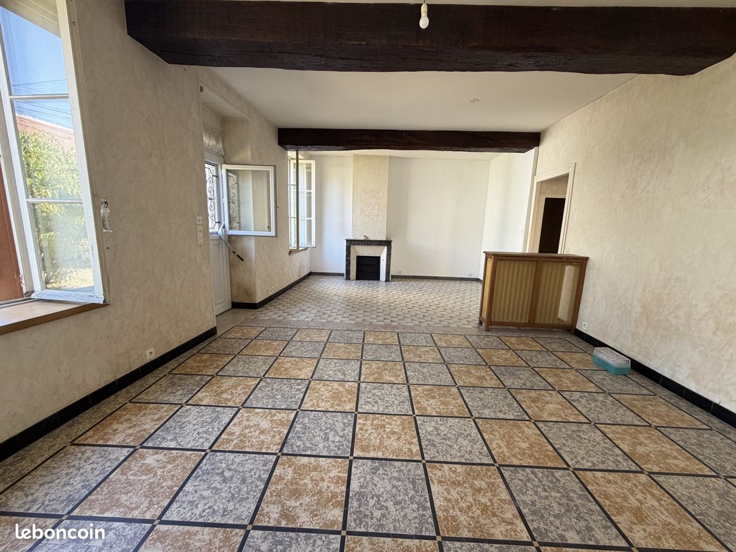 Appartement 4 pièces 70 m² · à Fay-aux-Loges · 70 m² · 85 000 €