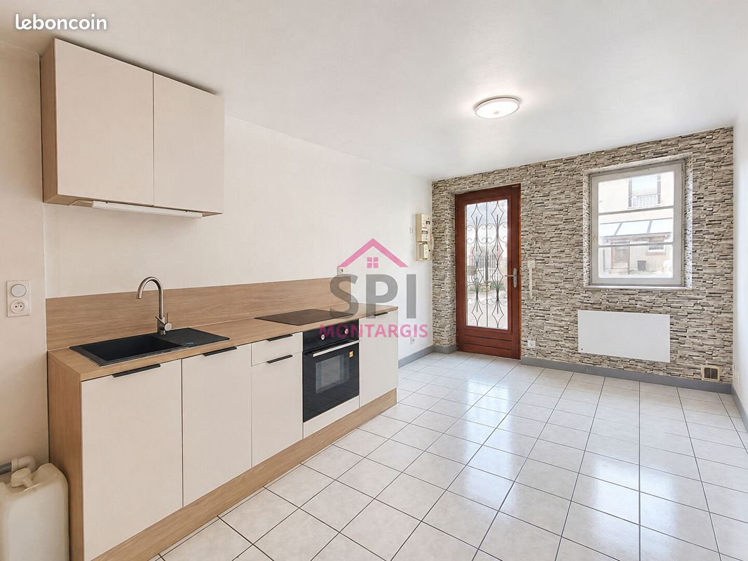 Appartement 2 pièces 28 m² · à Ferrières-en-Gâtinais · 28 m² · 470 €/mois