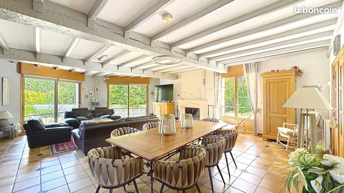 Maison 8 pièces 250 m² · à Bourbourg · 250 m² · 499 900 €