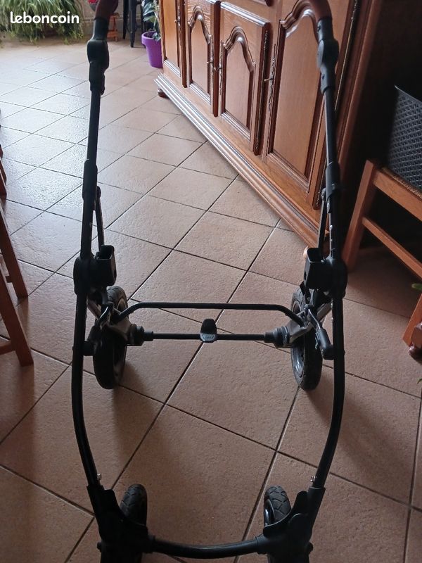 Armature poussette moov (image 1)