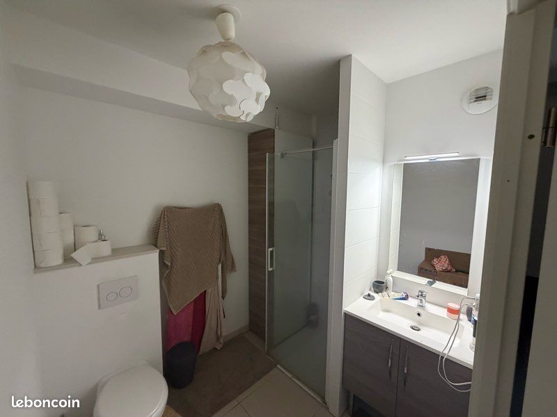T2 meublé de 47,67m² avec balcon, et stationnement sécurisé (image 3)